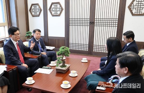 캄보디아 대사 면담