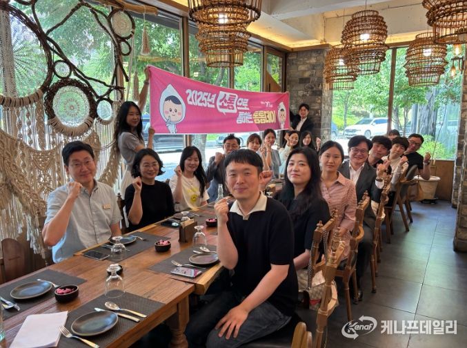 김병수 김포시장이 18일 ‘소통으로 통하는 통통데이’를 통해 선거업무 담당 직원들과 소통의 시간을 가졌다.