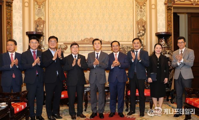 김태흠 지사, 호치민시 인민위원장 접견