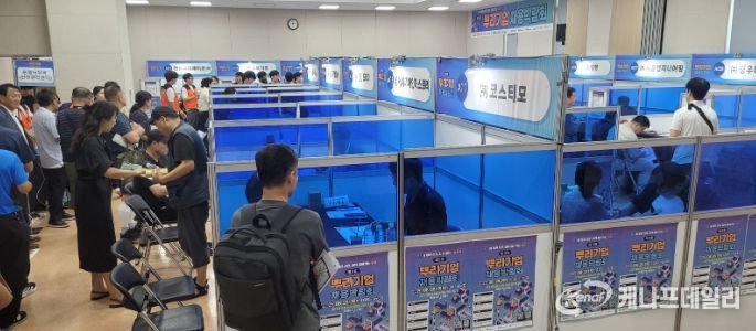 유정복 인천시장, ‘2025 채용박람회’ 개최…15개 뿌리기업 참여