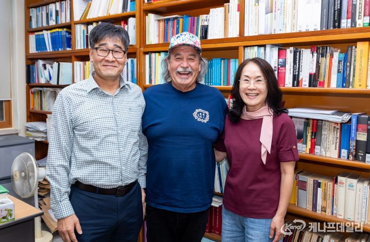 필립 안 커디 씨 경상국립대학교 내방